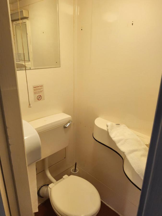 The Avenue Hotel แกรนแธม ภายนอก รูปภาพ